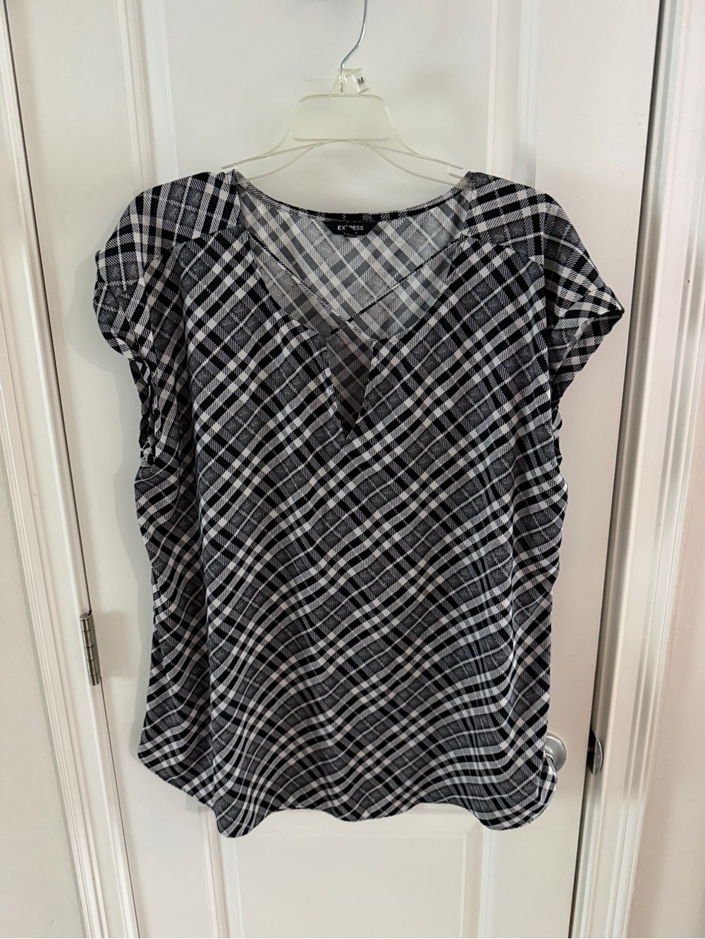 Express Black & White Plaid V-Neck Cap-Sleeve Top Size XL